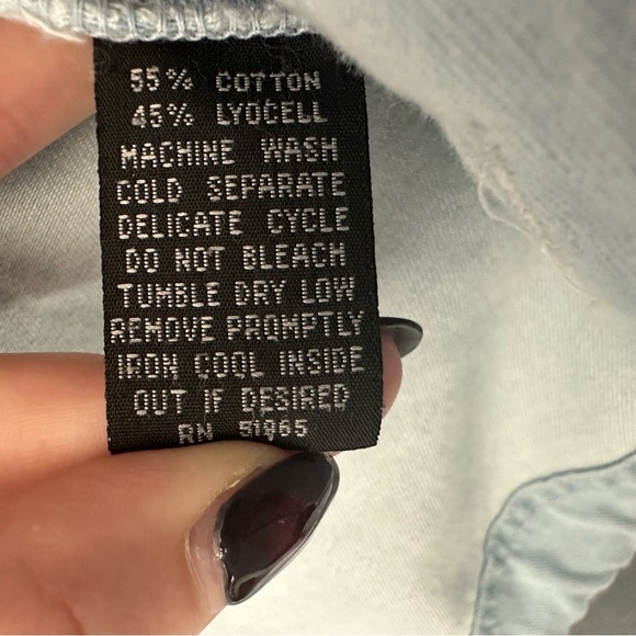 Trendy Lord & Taylor Light Weight ButtonUp Denim Jacket With Hoodie and Pockets - Picture 6 of 6